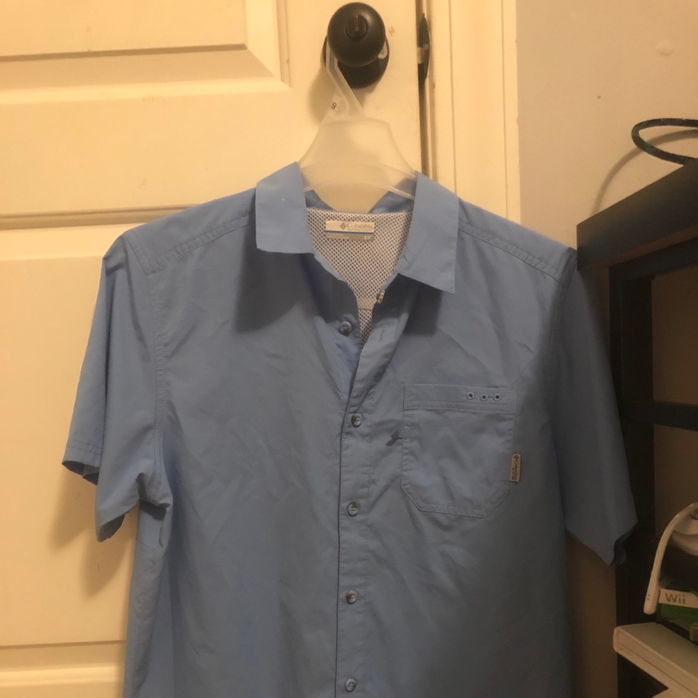 Men’s size small Columbia PFG fishing style shirt